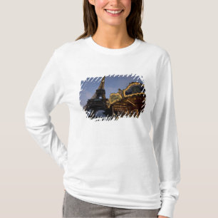 Karussell am Eiffelturm am Abend, T-Shirt
