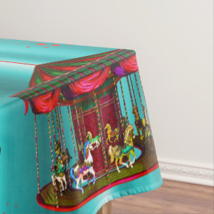 Karussellpferde auf Blauem Tischdecke