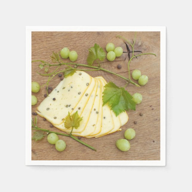 Käse in Scheiben mit Trauben Serviette (Vorderseite)