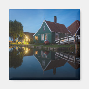 Käsebauernhaus in den Niederlanden in der Dämmerun Magnet