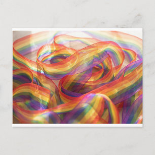 Kaskadierendes durchsichtiges Regenbogenband. Post Postkarte