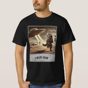 Kat UFO Selfie: Scared Kitty (Man T - Shirt) #06 T-Shirt