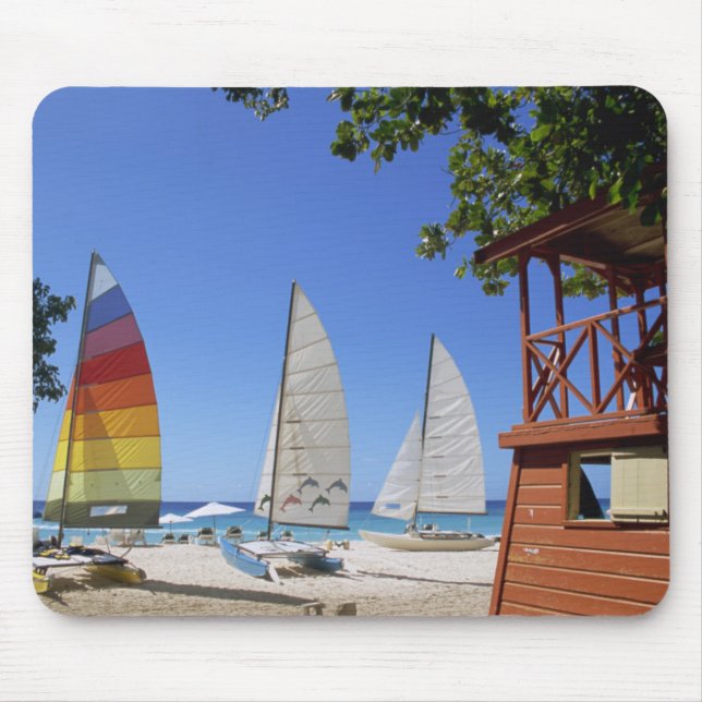 Katamaran und Leibwächter-Stand auf Strand Mousepad (Vorne)