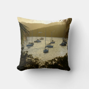 Katamarane und Segelboote Kissen