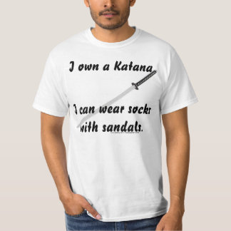 Katana gegen Mode T-Shirt