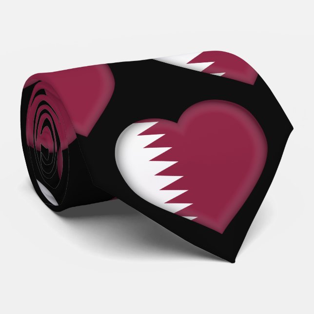 Katar Flag Farben Herzmuster Krawatte (Gerollt)