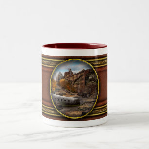 Katastrophe - New York, NY - Keine Linkskurve bei  Zweifarbige Tasse