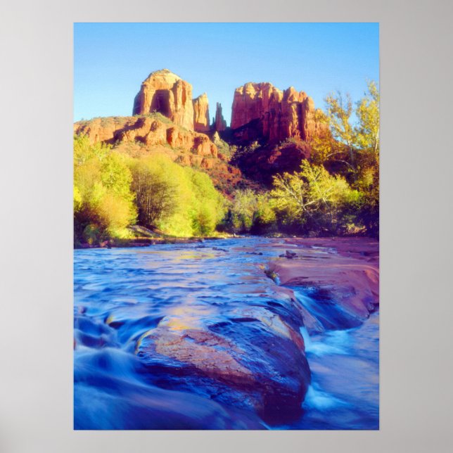 Kathedrale Rock reflektiert in Eak Creek, Arizona Poster (Vorne)