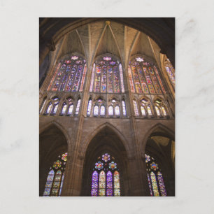 Kathedrale von Leon, Innenraumfenster aus Buntglas Postkarte
