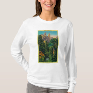 Kathedralen-Helme und Yosemite-Tal T-Shirt