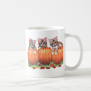 Kätzchen auf Kürbis zu Halloween Kaffeetasse