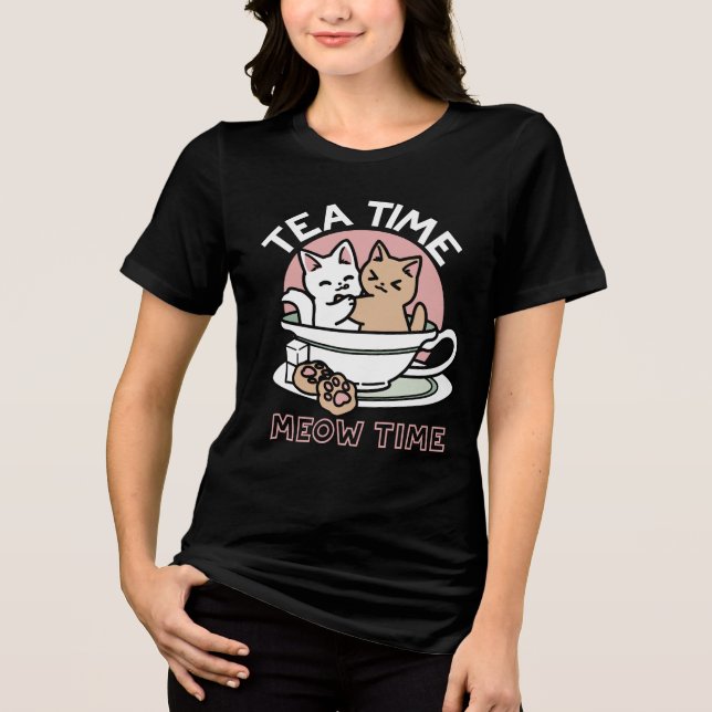 Kätzchen im Pokal knuddeln - Adorable Tea Time Tri-Blend Shirt (Vorderseite)
