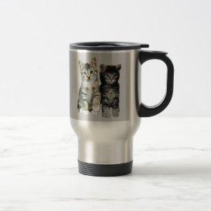 Kätzchen um hier Katzen sind verantwortliche Reisebecher
