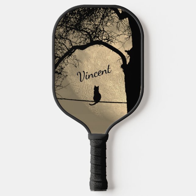 Katze auf einem Draht Vollmond mit Namen Pickleball Schläger (Vorderseite)