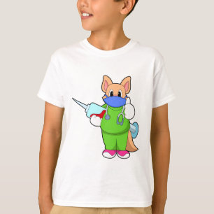 Katze bei Impfung mit Spritze T-Shirt