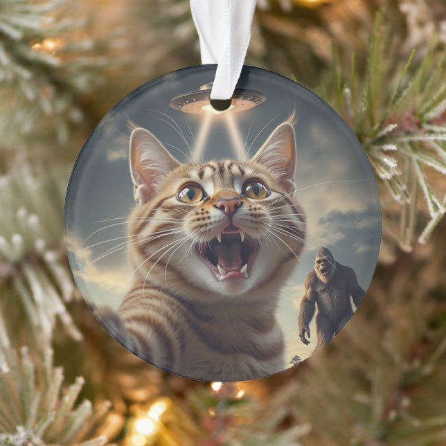 Katze Einnahme von Selfie mit UFO und Bigfoot Funn Ornament (Baum)