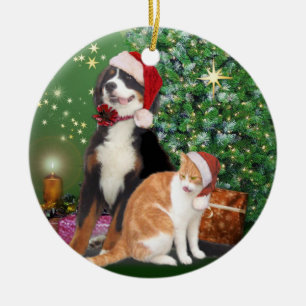 Katze & Hund mit Weihnachtsmannmützen Keramikornament