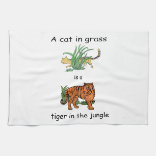 Katze im Gras ist ein Tiger im Dschungel Handtuch
