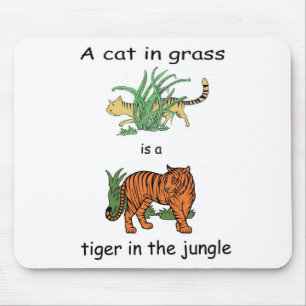 Katze im Gras ist ein Tiger im Dschungel Mousepad