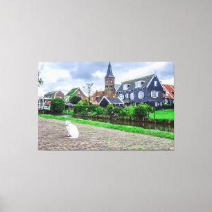 Katze im traditionellen Fischerdorf Leinwanddruck