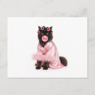 Katze in rosa Robe mit Lockenwicklern und Bubble-G Postkarte