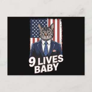 Katze in Suite mit Trump-Haar-Amerikanischer-Flagg Postkarte