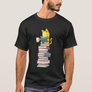 Katze liest auf Büchern Süße Buchliebhaber Grafik T-Shirt