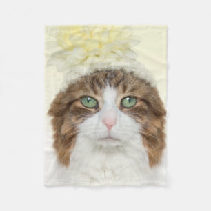 Katze mit Blumen-Hut Fleecedecke