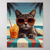 Katze mit Orangensaft am Strand