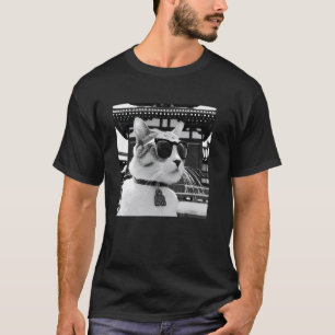 Katze mit Sonnenbrille im Senso-Ji Buddhist Te T-Shirt