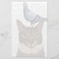 Katze mit Taube auf Kopf