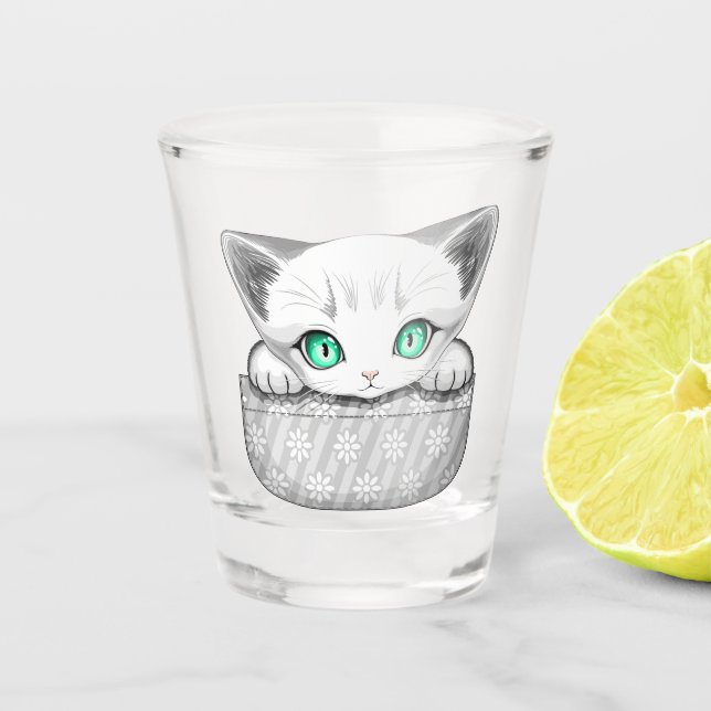 Katze Niedlich und spielerisch aus einem Pocket Schnapsglas (Vorderseite)