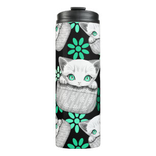 Katze Niedlich und spielerisch aus einem Pocket Thermosbecher