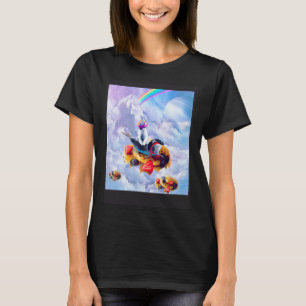 Katze reitet Delfin auf Wolken und Waffeln T-Shirt