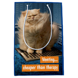 Katze über Grate Mittlere Geschenktüte