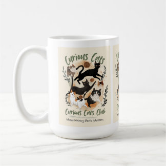 Katze und eine warme Tasse in der Hand
