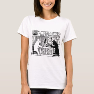 Katze und Hund in der Bibliothek T-Shirt