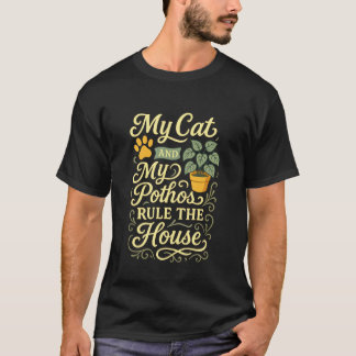 Katze und mein Potho regieren das Haus Zitat T-Shirt