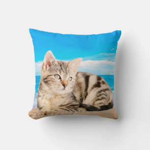Katzen am Strand von Tropical Island Kissen