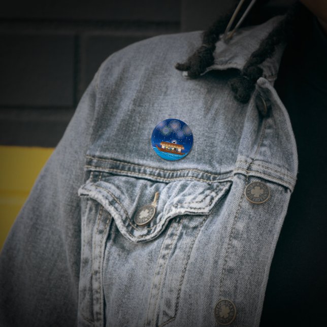 Katzen, die sich in Feuerwerken erfreuen, an Bord  Button (Cats Delighting in Fireworks Aboard a Houseboat 1 Inch Round Button)