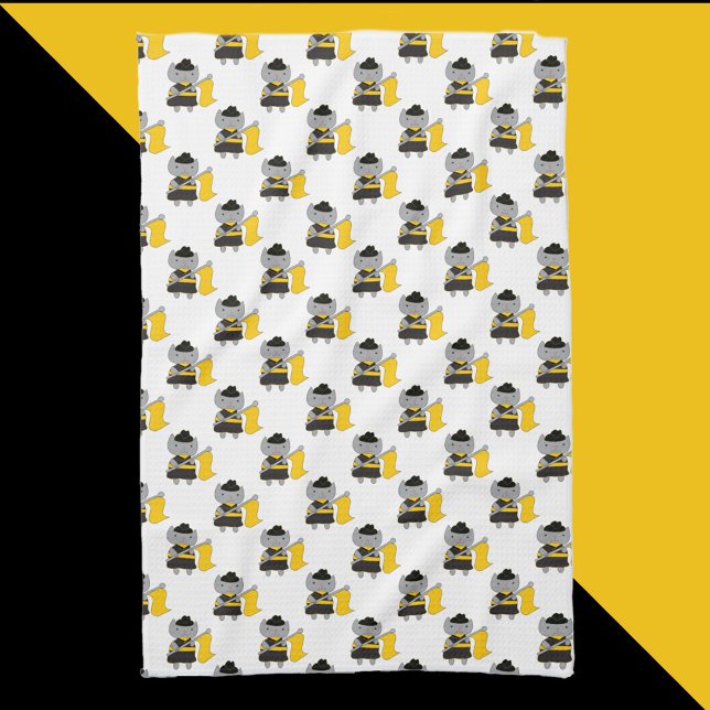 Katzen-Farbenwache Schwarz-Gelb-Muster Geschirrtuch (A kitchen towel with a pattern of gray cats with black and yellow color guard uniforms.)