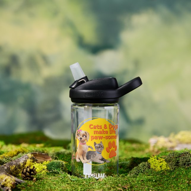 Katzen & Hunde machen das Leben zum Kinderspiel! Trinkflasche (Außenbereich)