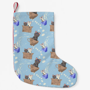 Katzen in Kiste und Milchfallen auf blau Kleiner Weihnachtsstrumpf