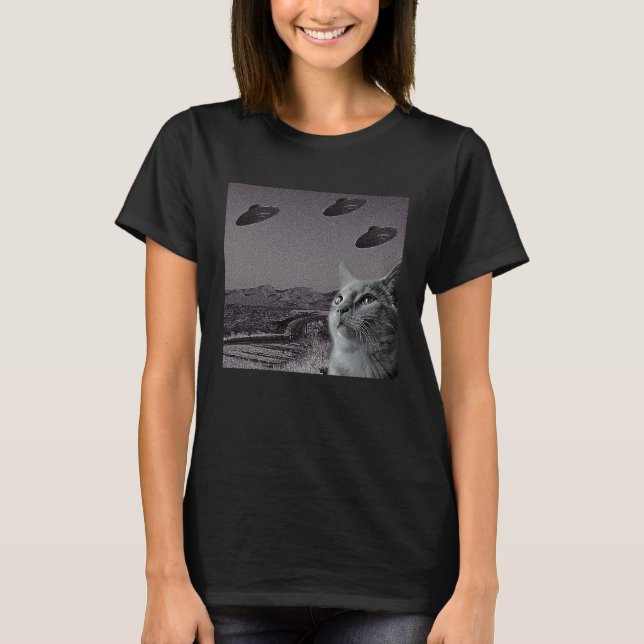 Katzen-Selfie mit Alien-UFO T-Shirt (Vorderseite)