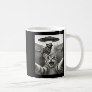 Katzen-Selfie mit Alien-Ufo und T-Rex-Dinosaurier- Kaffeetasse