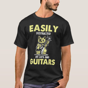 Katzen spielen Gitarre leicht ablenkbar von Katzen T-Shirt