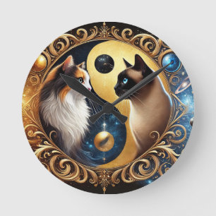 Katzen symbolisieren Balance mit einem Yin Yang Runde Wanduhr