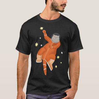 Katzenastronaut in einem Orangefächer zwischen den T-Shirt