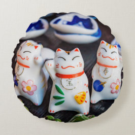 Katzenfiguren werden rundes kissen