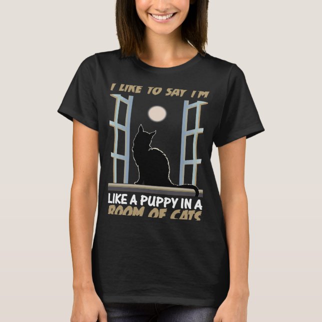 Katzenkätzchen hängen über Welpe in einem Raum für T-Shirt (Vorderseite)